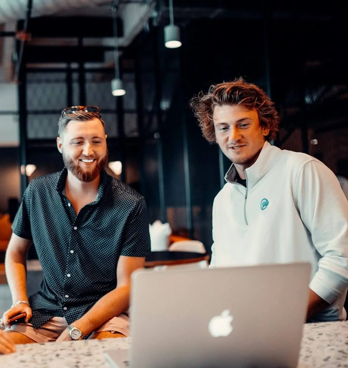 Zusammenarbeit KI Mind_Implementierung in Unternehmen 2