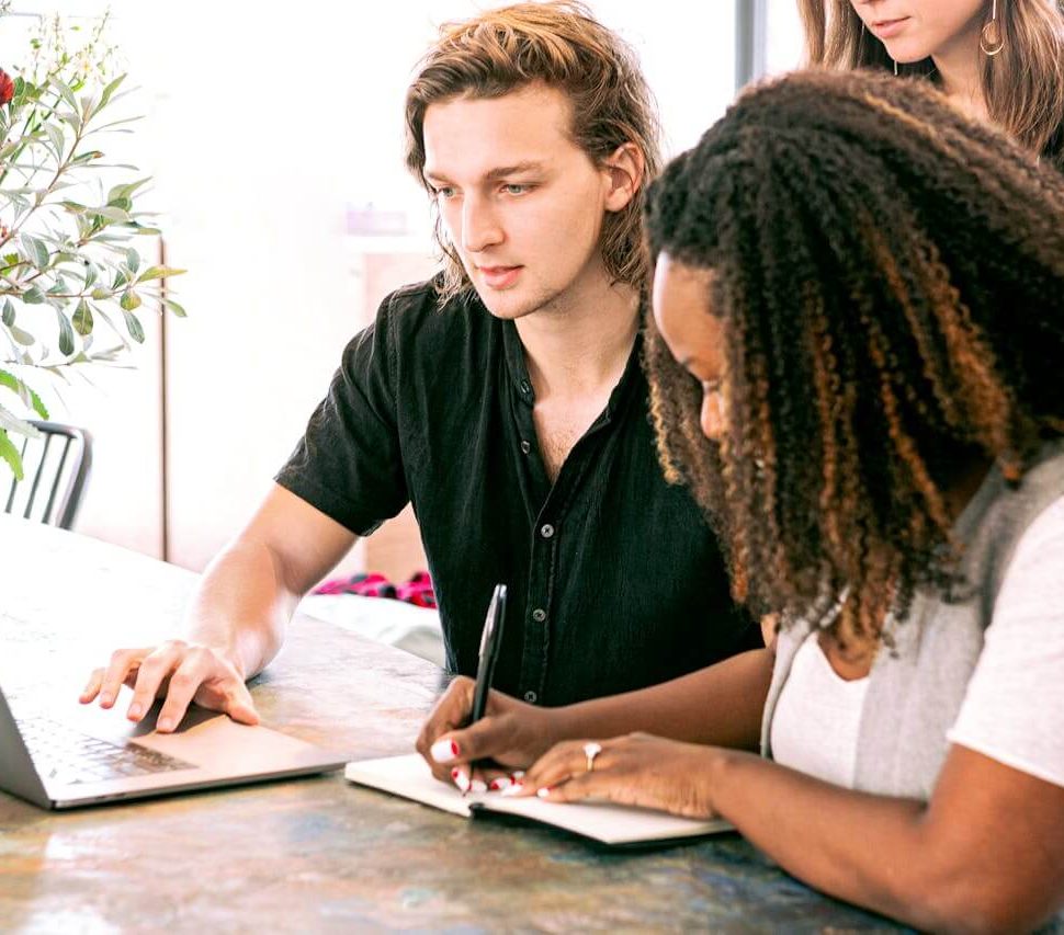 Modebranche_KI Mind_Marketing 3 e1760894133834